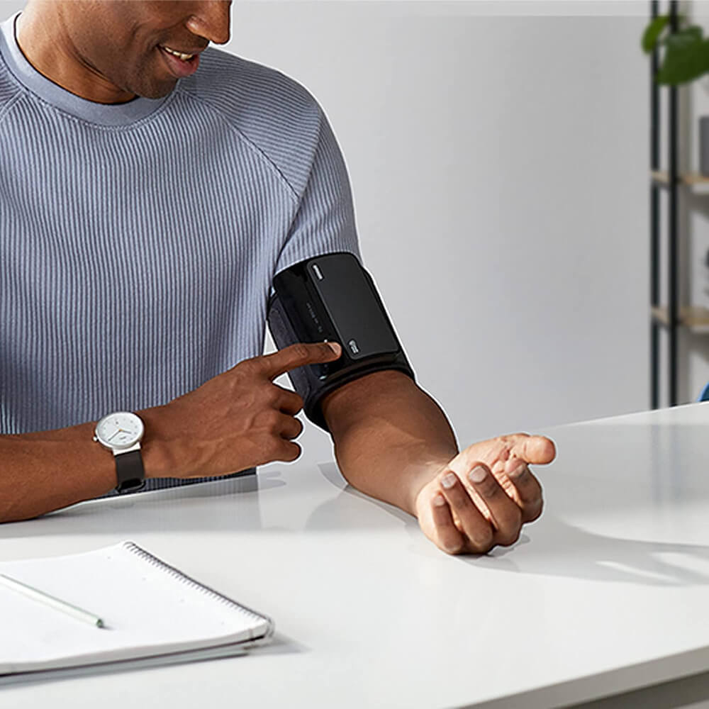 Clinically validated wireless BP machine – OMRON EVOLV