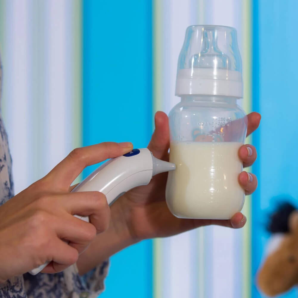 OMRON 520 in-ear thermometer with LCD display and memory recall
